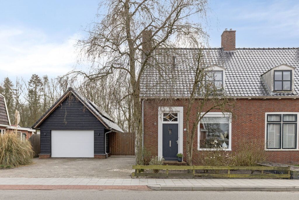 Hoofdafbeelding Burg v Roijenstr Oost 211